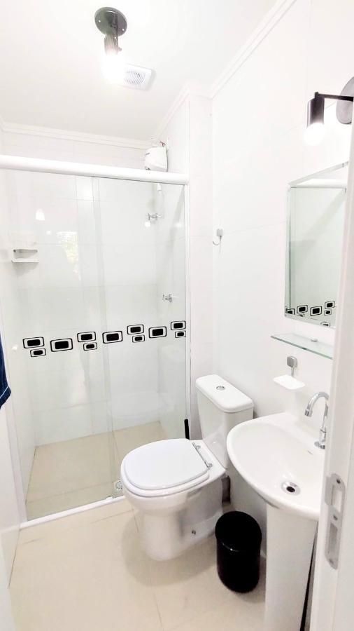 Apto Centro Ubatuba Com Varanda Gourmet, Suite E Piscina Kültér fotó